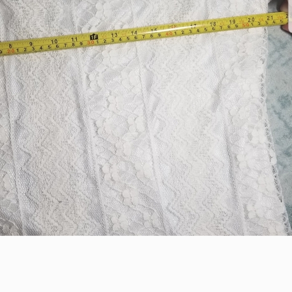 White and pink dresses . - Picture 9 of 10